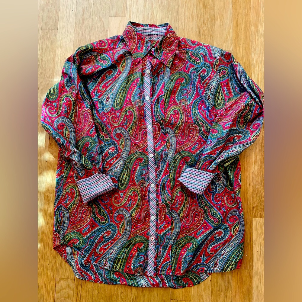 Robert Graham size M. Colorful paisley size M. EUC